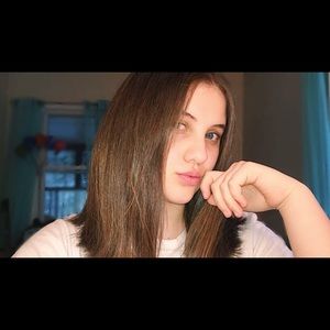 Meet your Posher, Ella